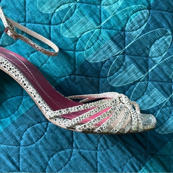 Kate Spade New York Lolita Platinum Speckled Leather Ankle Strap Sandals Sz 10B - Picture 4 of 16